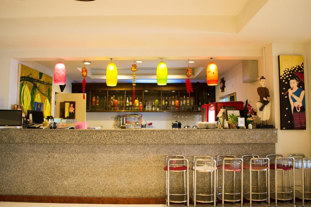 Win Place Hotel Чиангмай Екстериор снимка