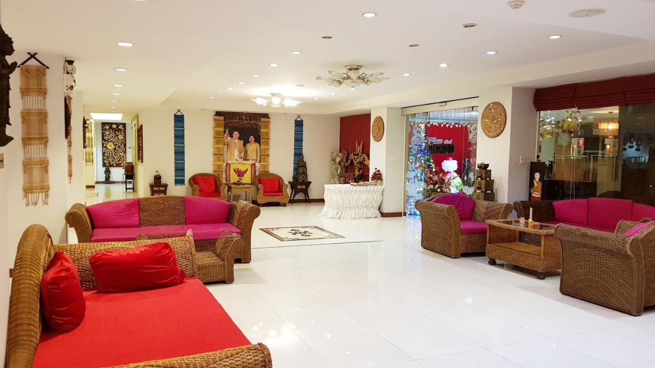 Win Place Hotel Чиангмай Екстериор снимка